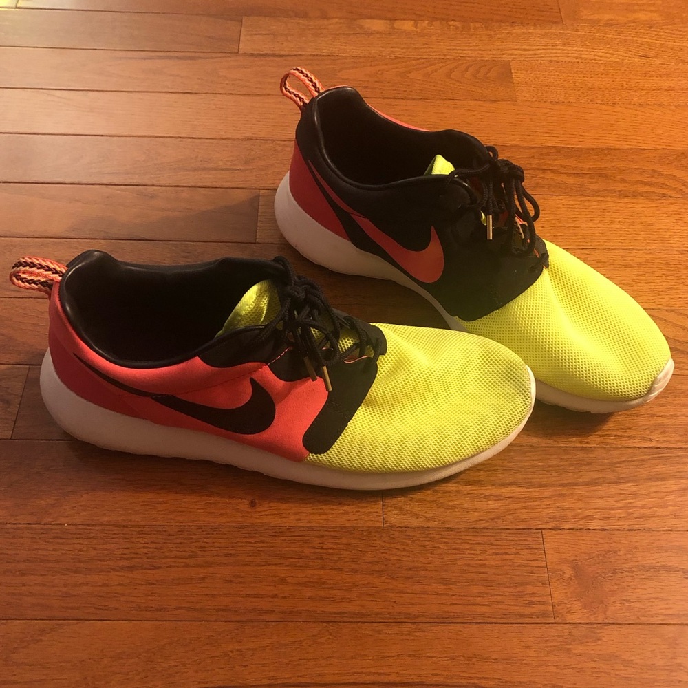 Roshe Run shoes - mens 11